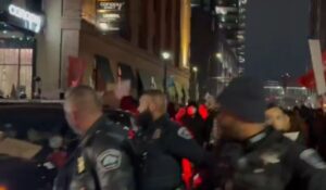 Minneapolis Police Retreat From Downtown as Anti-ICE Protesters Seize Street
