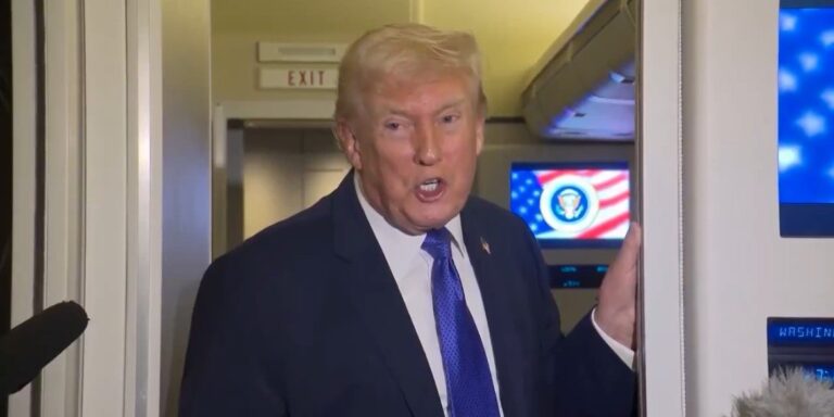 Press gaggle aboard Air Force One en route to Washington