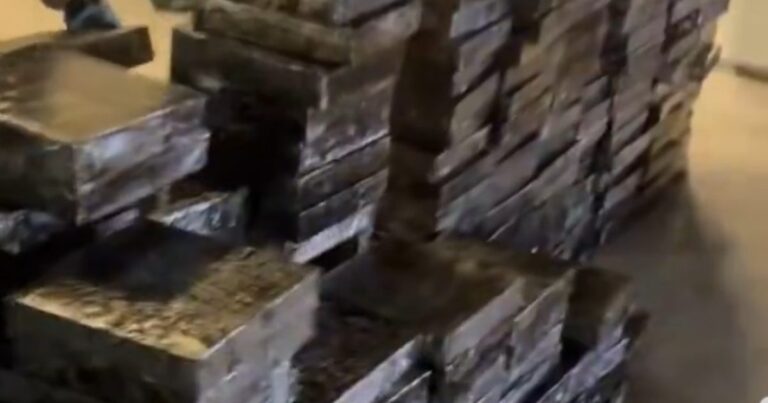 Texas DPS trooper at a traffic stop with a tractor-trailer