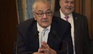 Barney Frank Enters Hospice at Home