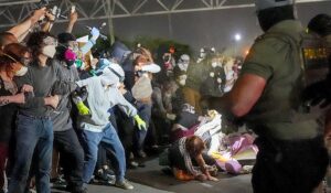 Agitators block ICE vehicles and seize control of Newark streets