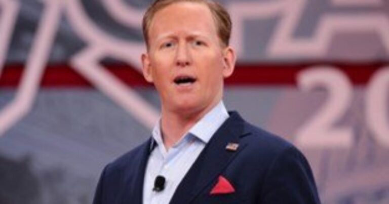 Former Navy SEAL Robert J. O'Neill responds to viral New York City video online