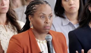Oprah Audience Cheers Doctor’s ‘Pink Shirts’ Plea in Clancy Case