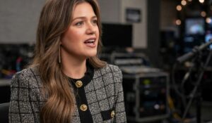 Kelly Clarkson’s Outburst Sparks Threats Against Brooklyn Store, Owner Says Everyone Is in Danger